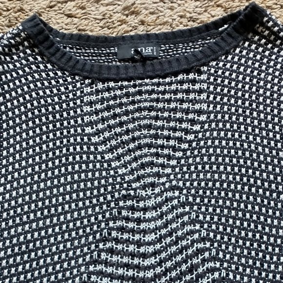 a.n.a. - Size Small Petite - Black and White Loose Knit Top - Picture 2 of 2